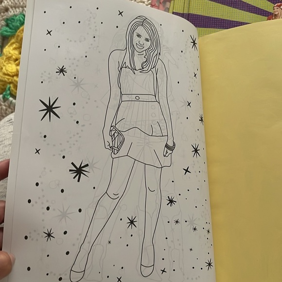 Lot of Disney 7 Hannah Montana coloring book and stickers. - Picture 8 of 8